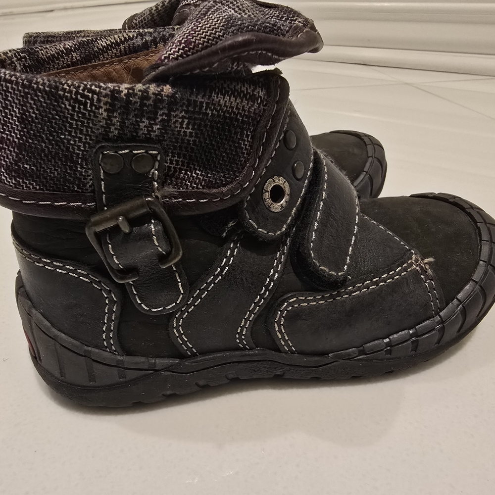 TTY European Designer Boys Boots EUR 26 black brown NEW no box/tag